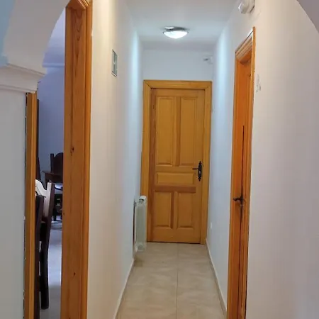 Altogredos Rural Y Turisticos Hotel *