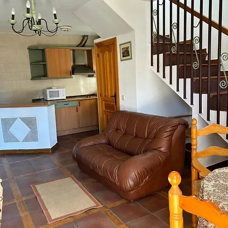 Altogredos Rural Y Turisticos Hotel *