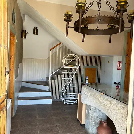 Altogredos Rural Y Turisticos Otel Hoyos del Espino