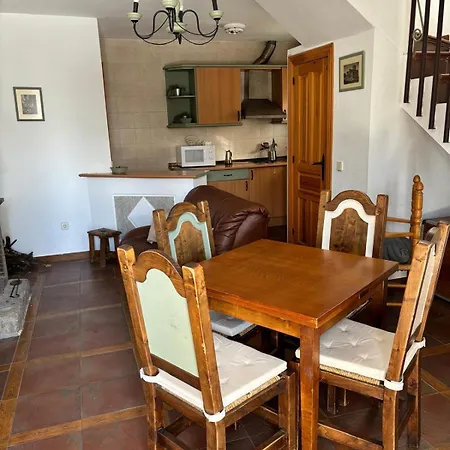 Altogredos Rural Y Turisticos * Hoyos del Espino